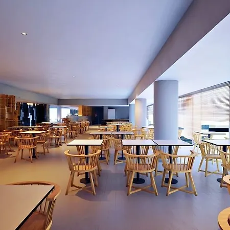 C Boutique ホテル 4*